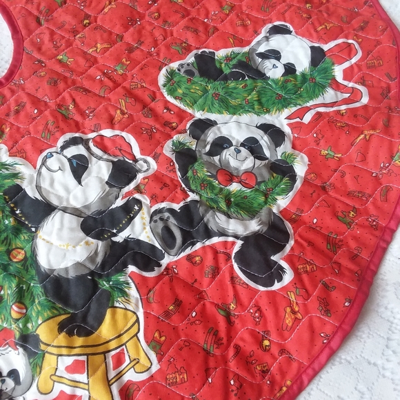 Vintage Xmas Tree Skirt Pandas in Santa Hats - Picture 4 of 8